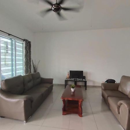 Karak Indah Homestay מראה חיצוני תמונה